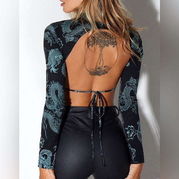 Keyhole back dragon top - Picture 2 of 4